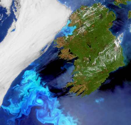 2 great satellite photos of Ireland from space: